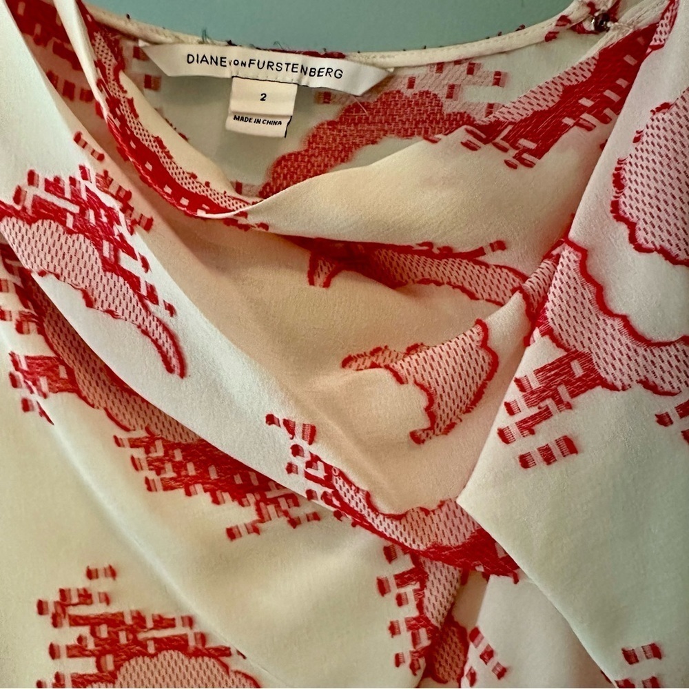 Diane Von Furstenberg Womens Blouse‎ Silk Cowl Neck Asymmetrical size 2 - Picture 4 of 15